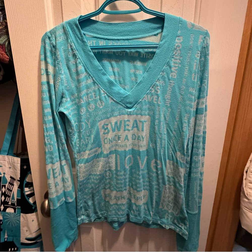 Lululemon manifesto top